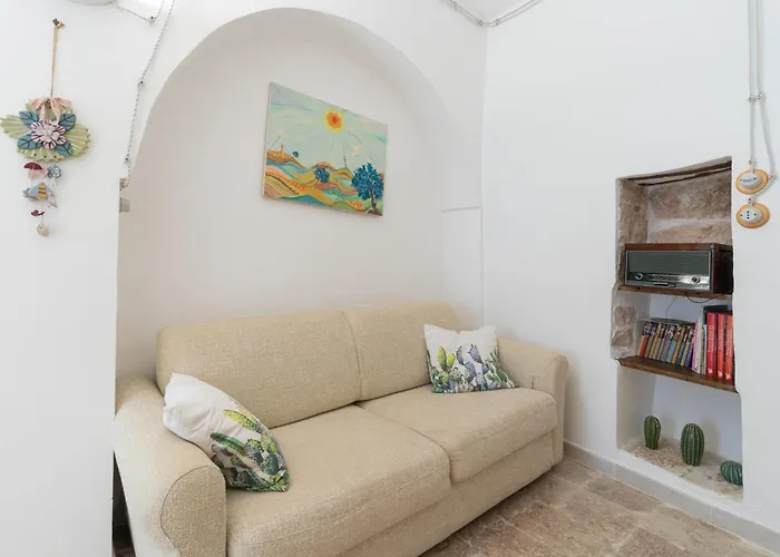 Dimora Marter, Center